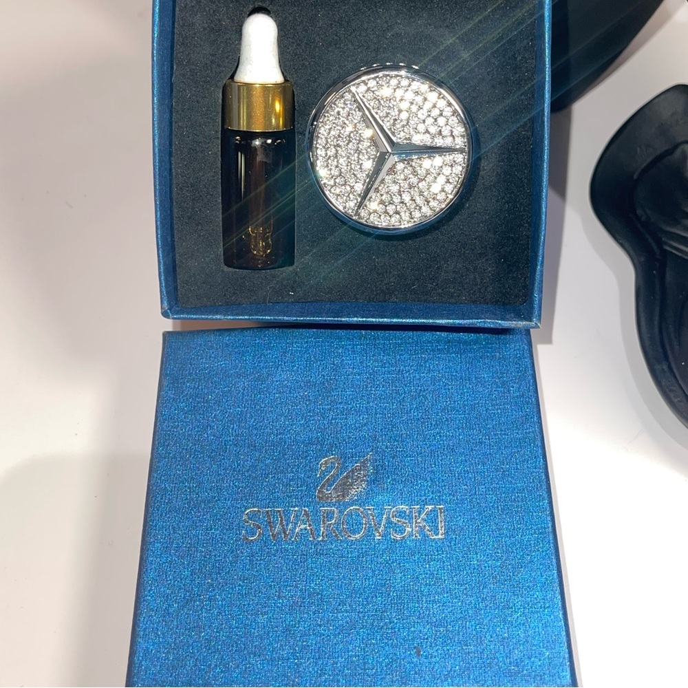 New In Box Swarovski Mercedes Benz Emblem Refillable Oil Air Freshener